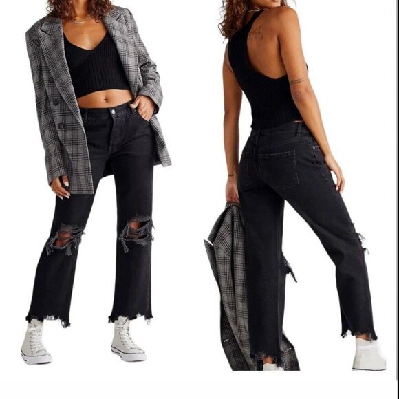 NWOT- Free People- Black Maggie Mid RiseDistressed Jeans- Size 26/ US 2 - Picture 2 of 14